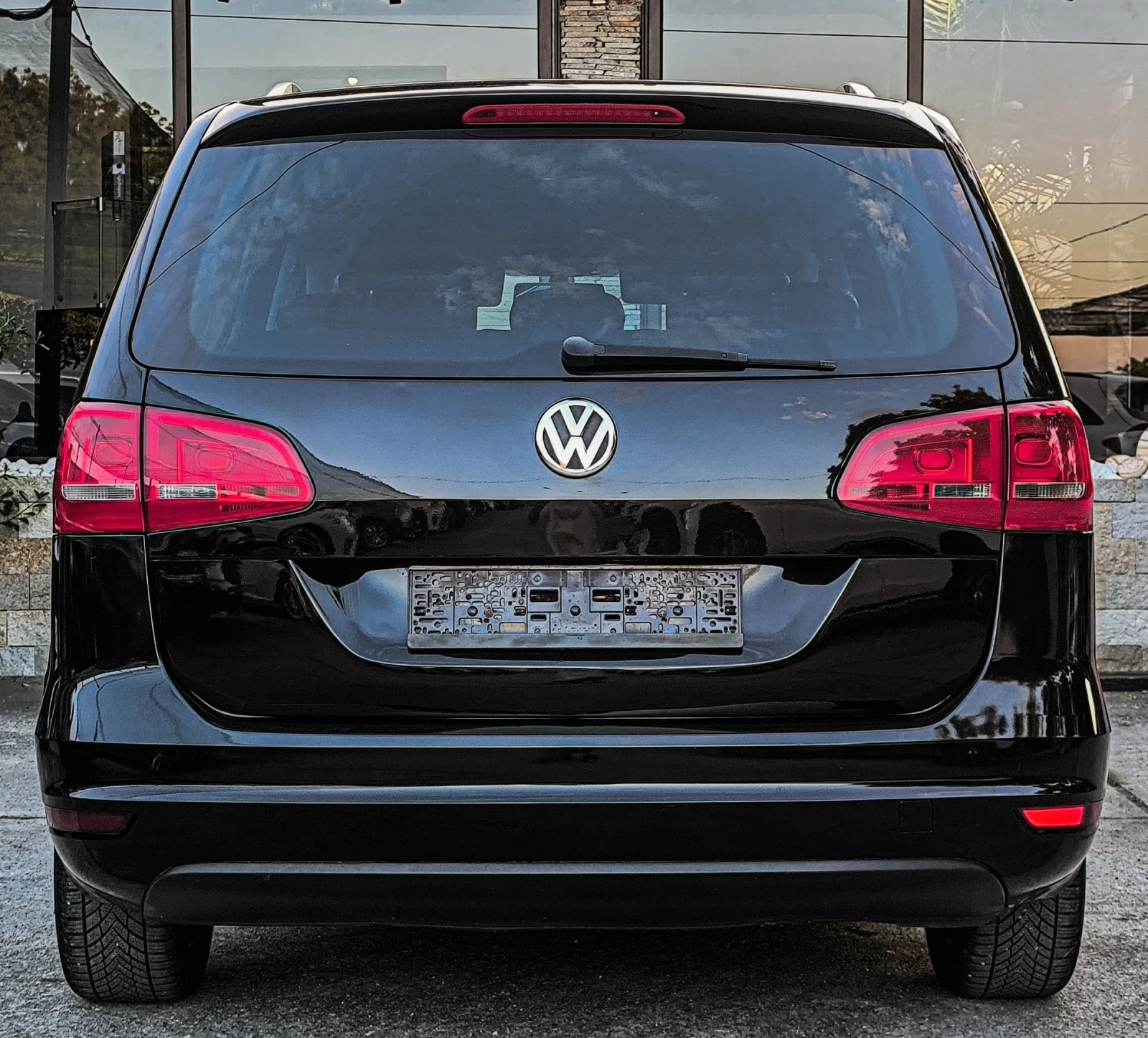 VW Sharan 2.0TDI DSG 7-места HIGHLINE, снимка 5 - Автомобили и джипове - 54569010