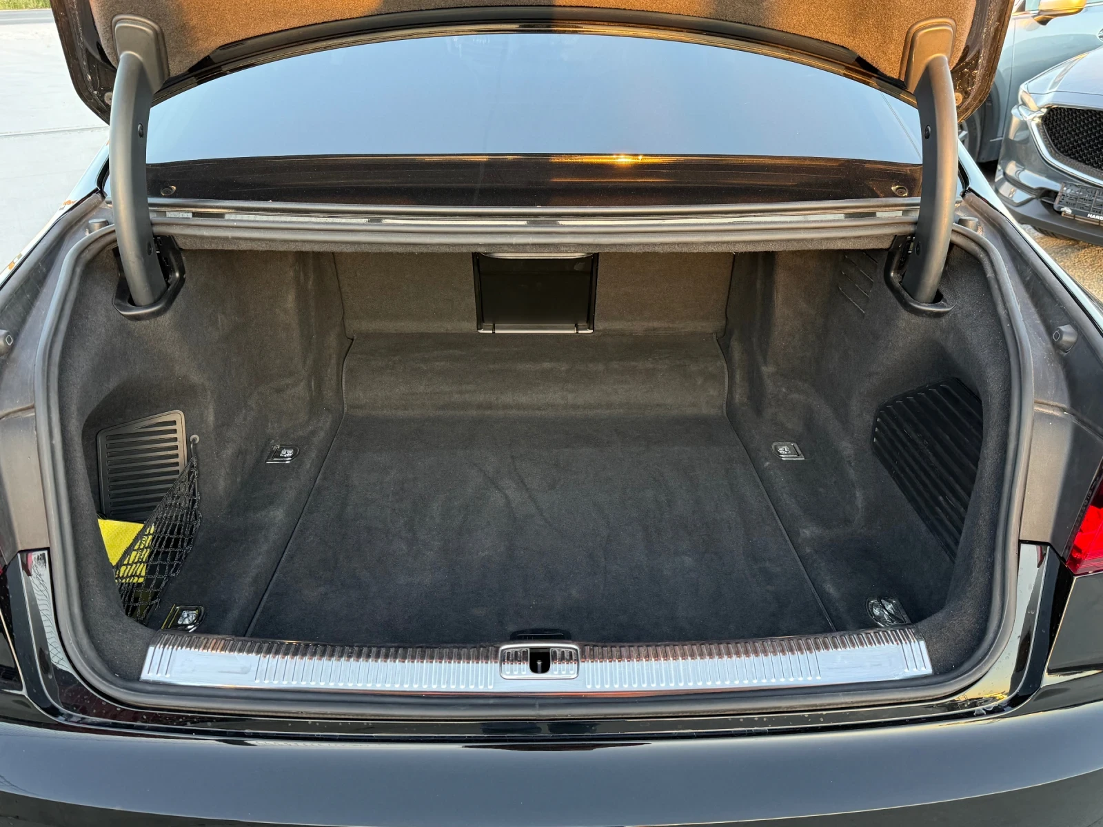 Audi A8 LONG* 5.0TDI* 2020г* FULL MAX* 185.000KM* Сервизна, снимка 10 - Автомобили и джипове - 54722177