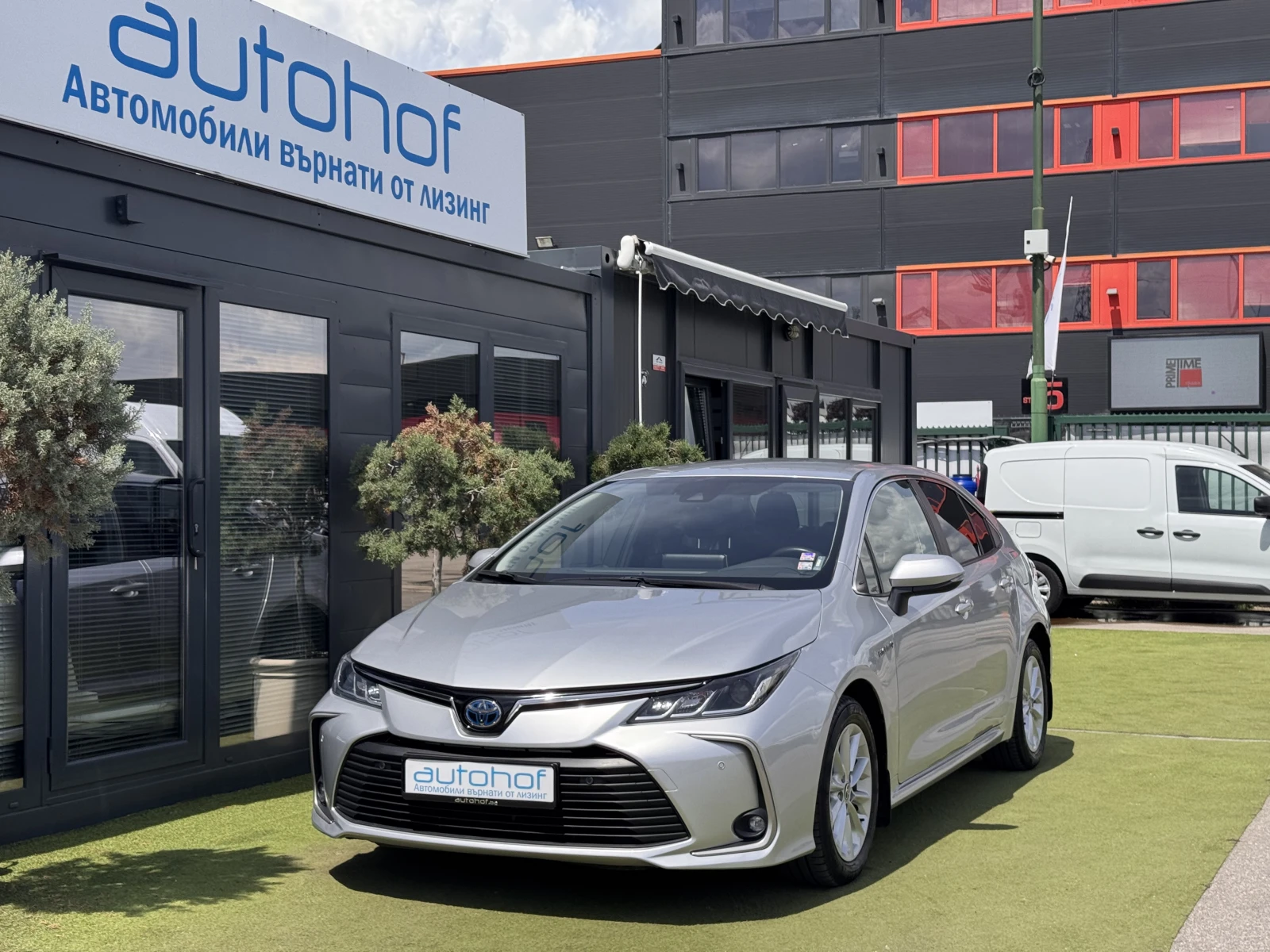 Toyota Corolla EXECUTIVE/1.8 HYBRID/122к.с./е-CVT/ГАРАНЦИЯ