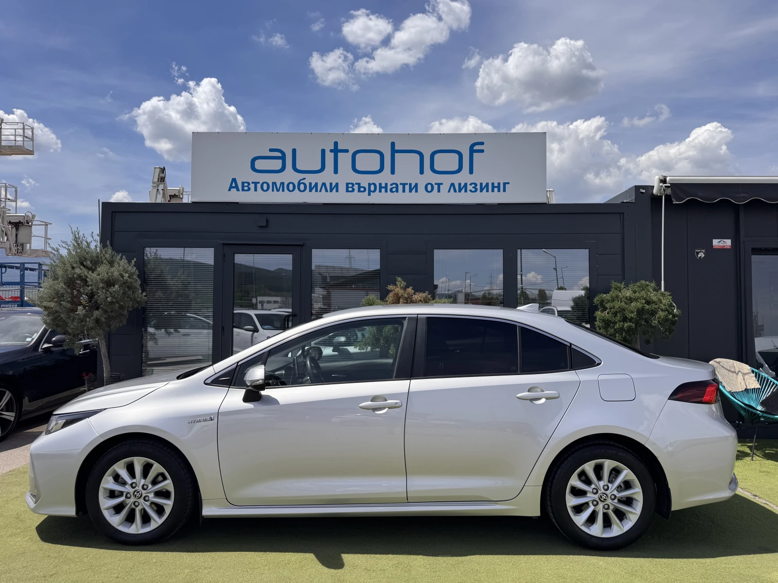 Toyota Corolla EXECUTIVE/1.8 HYBRID/122к.с./е-CVT/ГАРАНЦИЯ, снимка 2 - Автомобили и джипове - 54823598