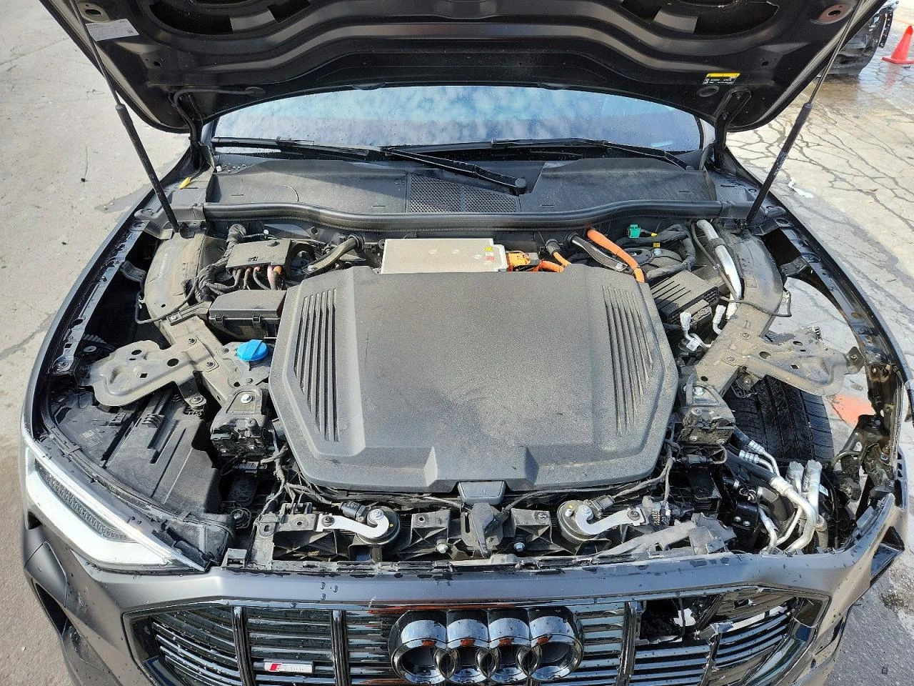 Audi E-Tron * * Sportback* * Prestige, снимка 11 - Автомобили и джипове - 54995077