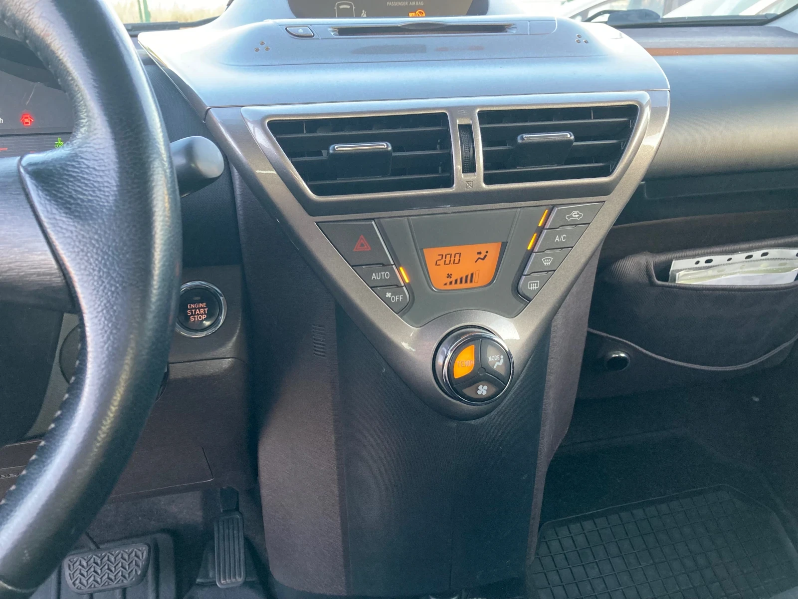 Toyota IQ 1.0Automat, снимка 11 - Автомобили и джипове - 55084168
