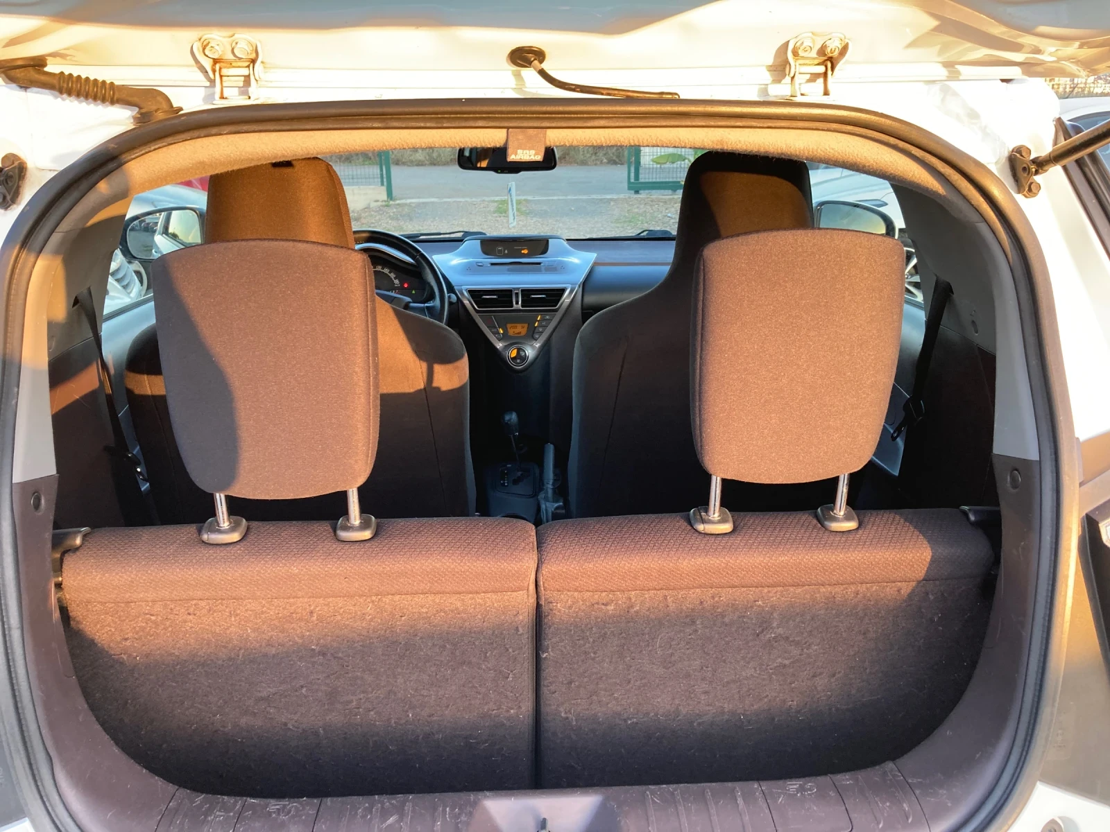 Toyota IQ 1.0Automat, снимка 7 - Автомобили и джипове - 55084168