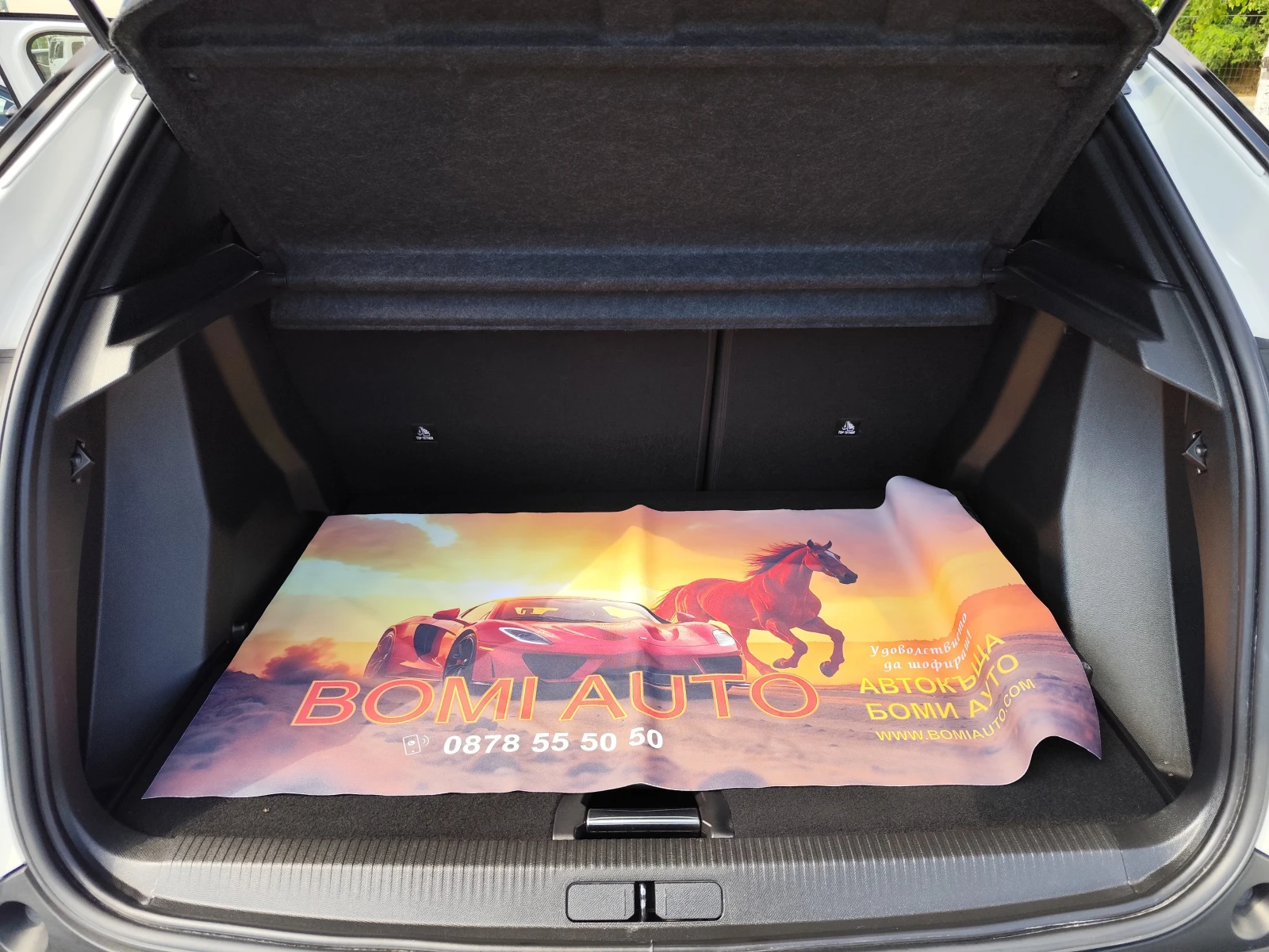 Peugeot 2008 1.5HDi* LED* АВТОМАТИК* EURO6D* GT-LINE* NAVI* , снимка 14 - Автомобили и джипове - 55152041