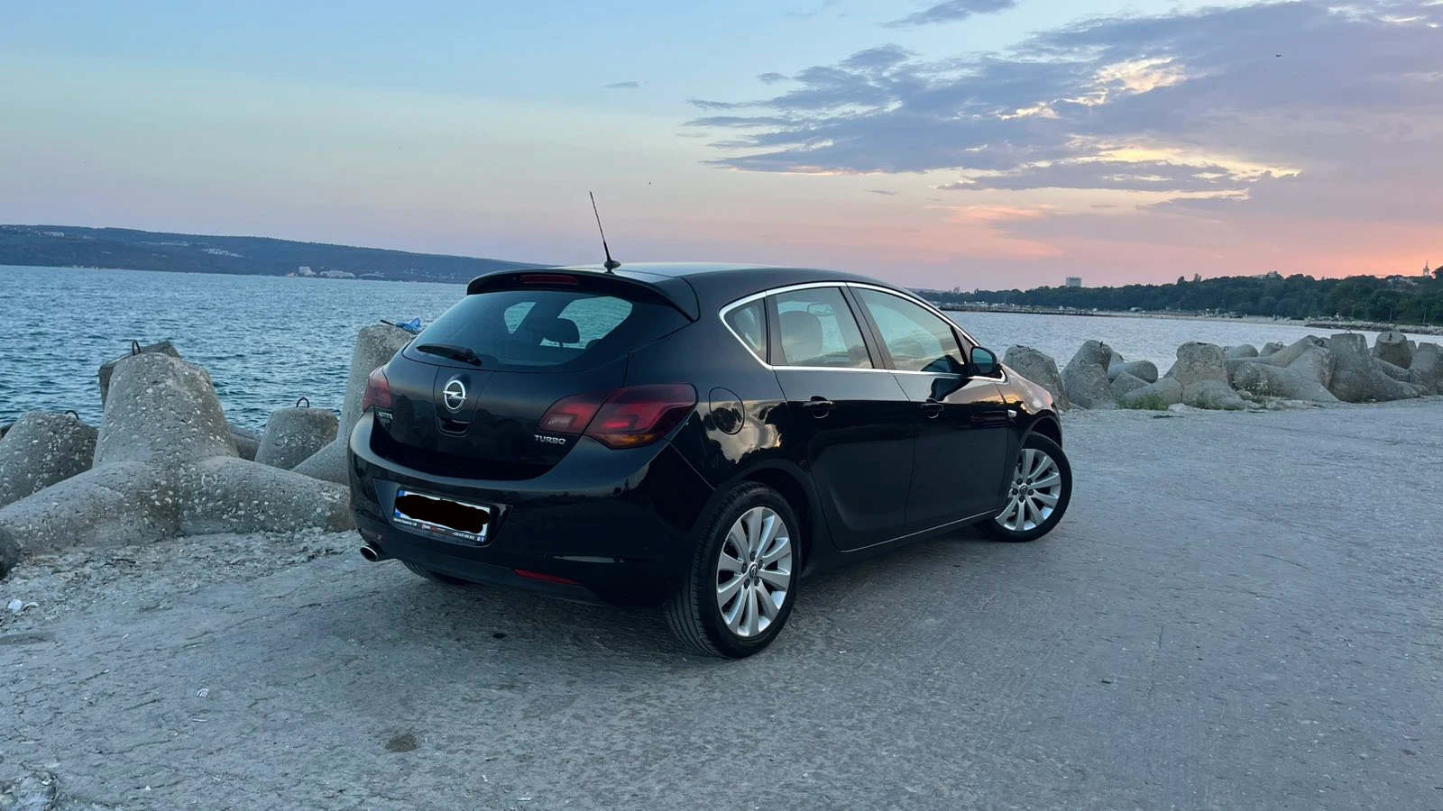 Opel Astra 1.4 140кс СЕРВИЗНА ИСТОРИЯ, снимка 4 - Автомобили и джипове - 55351801