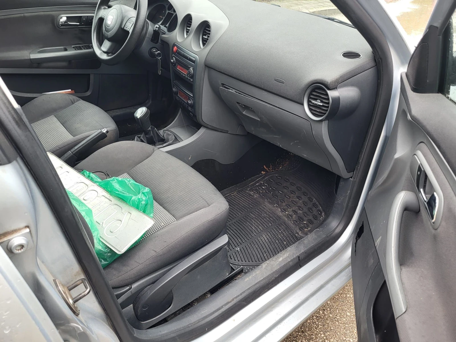 Seat Ibiza 1.4тди Климатроник внос Германия , снимка 4 - Автомобили и джипове - 56136648