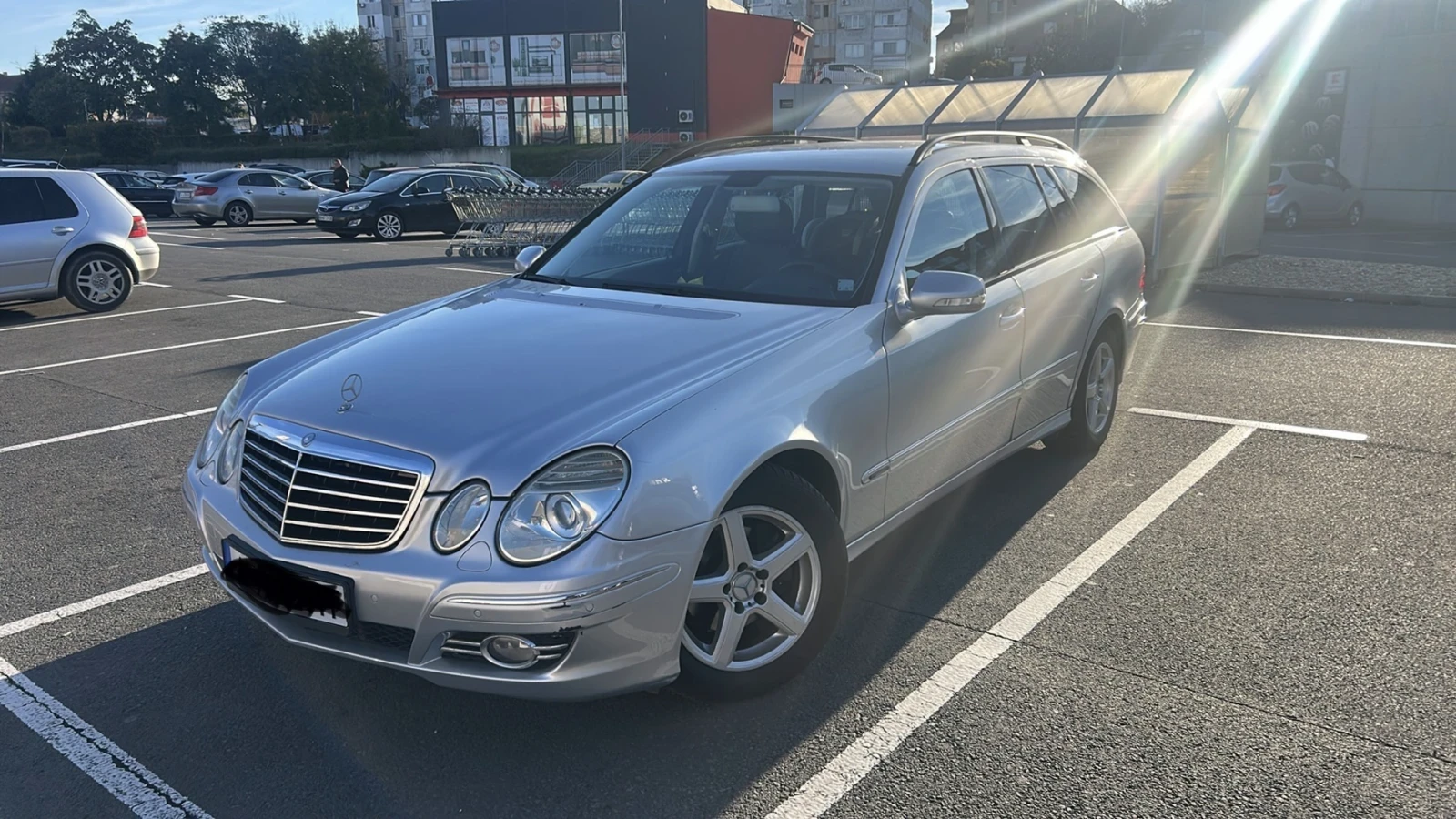 Mercedes-Benz E 220, снимка 2 - Автомобили и джипове - 56639141