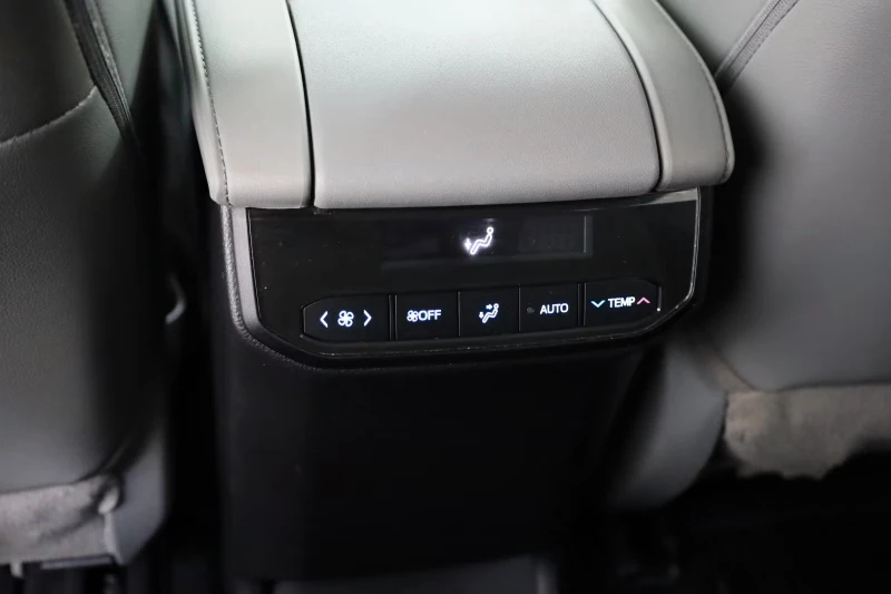 Toyota Highlander HEV/EXECUTIVE/243HP/7S/CAM/ACC/JBL/MEMO/AMBI/731f, снимка 13 - Автомобили и джипове - 51670443