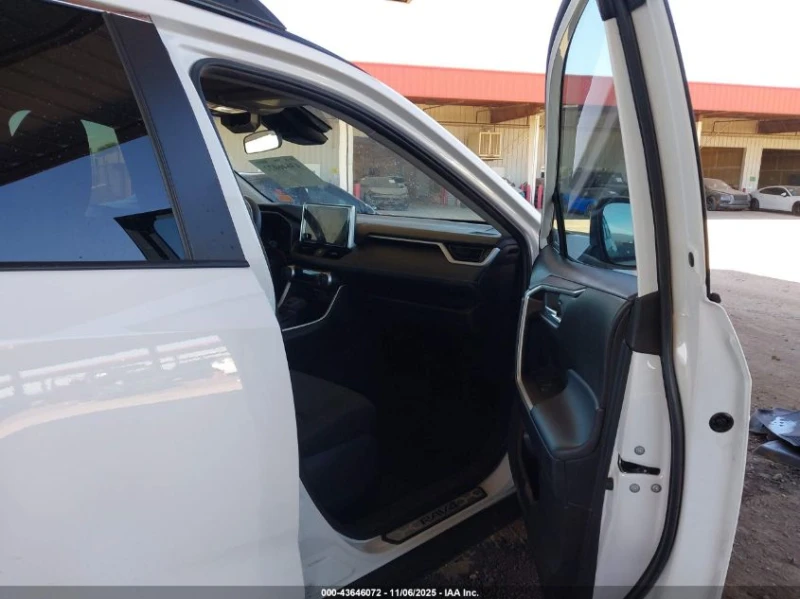 Toyota Rav4 2.5L I-4 DI, DOHC, VVT, 203HP All Wheel Drive, снимка 10 - Автомобили и джипове - 52661707