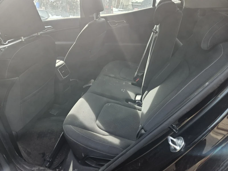 Kia Sportage 1.6i, снимка 7 - Автомобили и джипове - 53565459