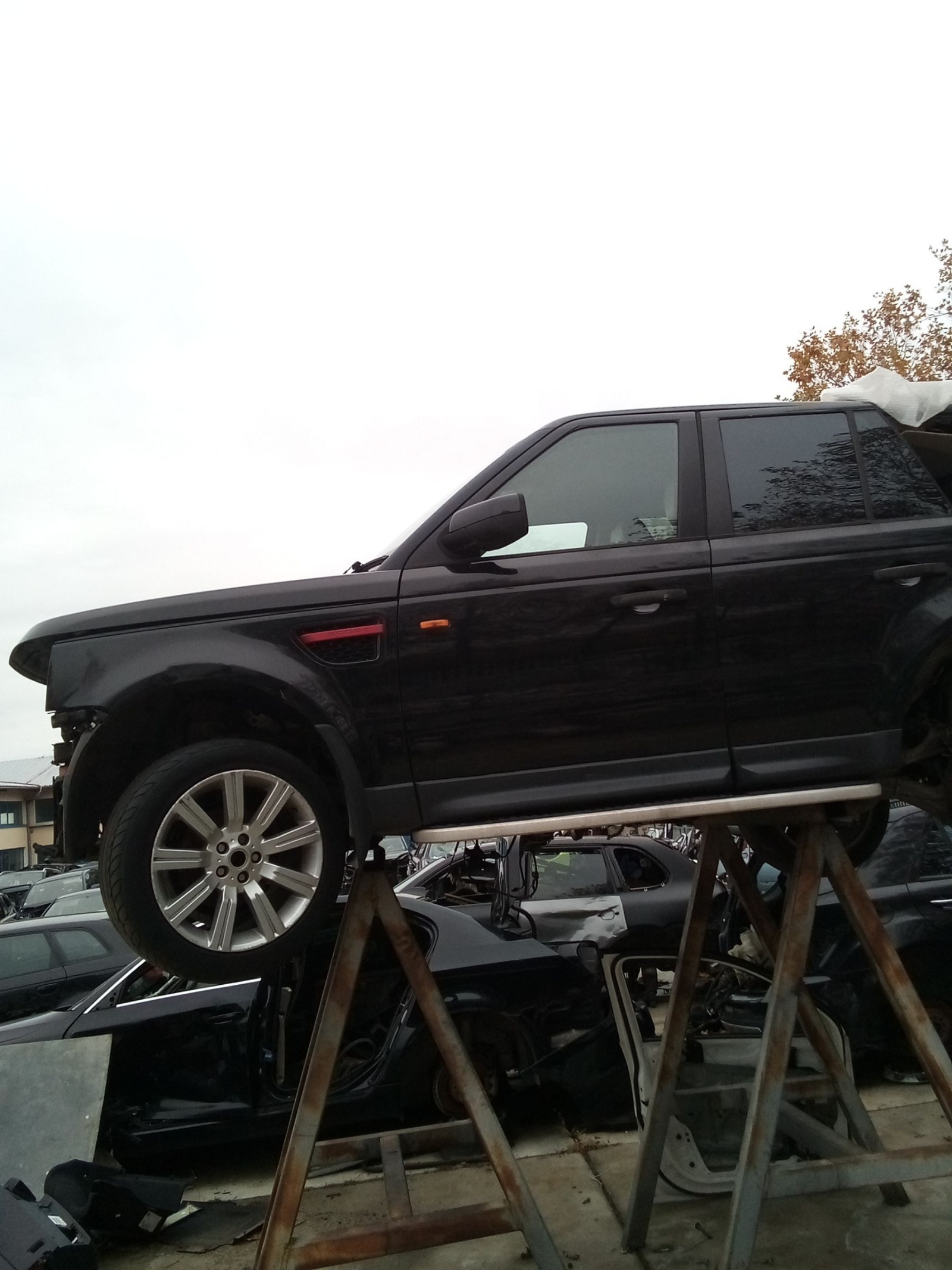 Land Rover Range Rover Sport  - изображение 1