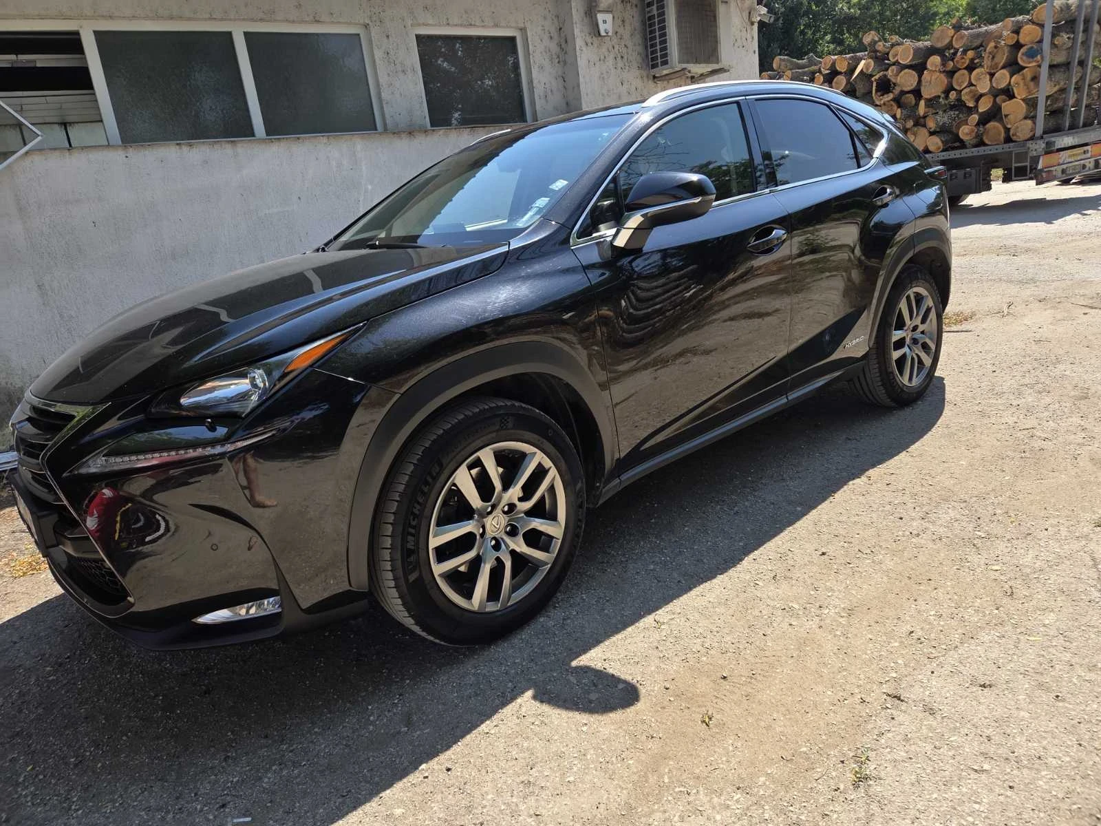 Lexus NX 300 Hybrid - изображение 2