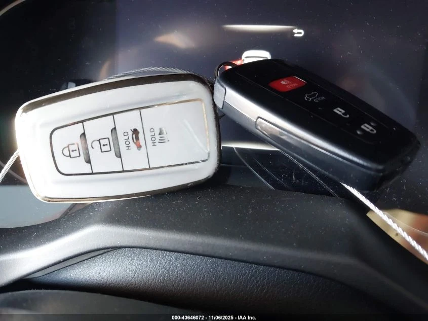 Toyota Rav4 2.5L I-4 DI, DOHC, VVT, 203HP All Wheel Drive - изображение 3