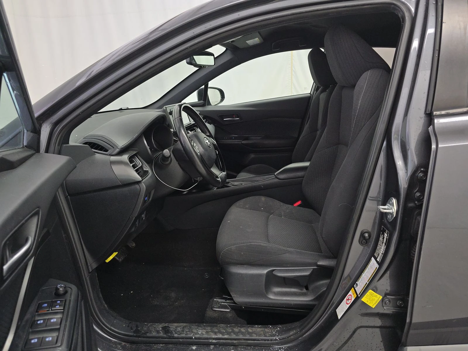 Toyota C-HR, снимка 10 - Автомобили и джипове - 53826926