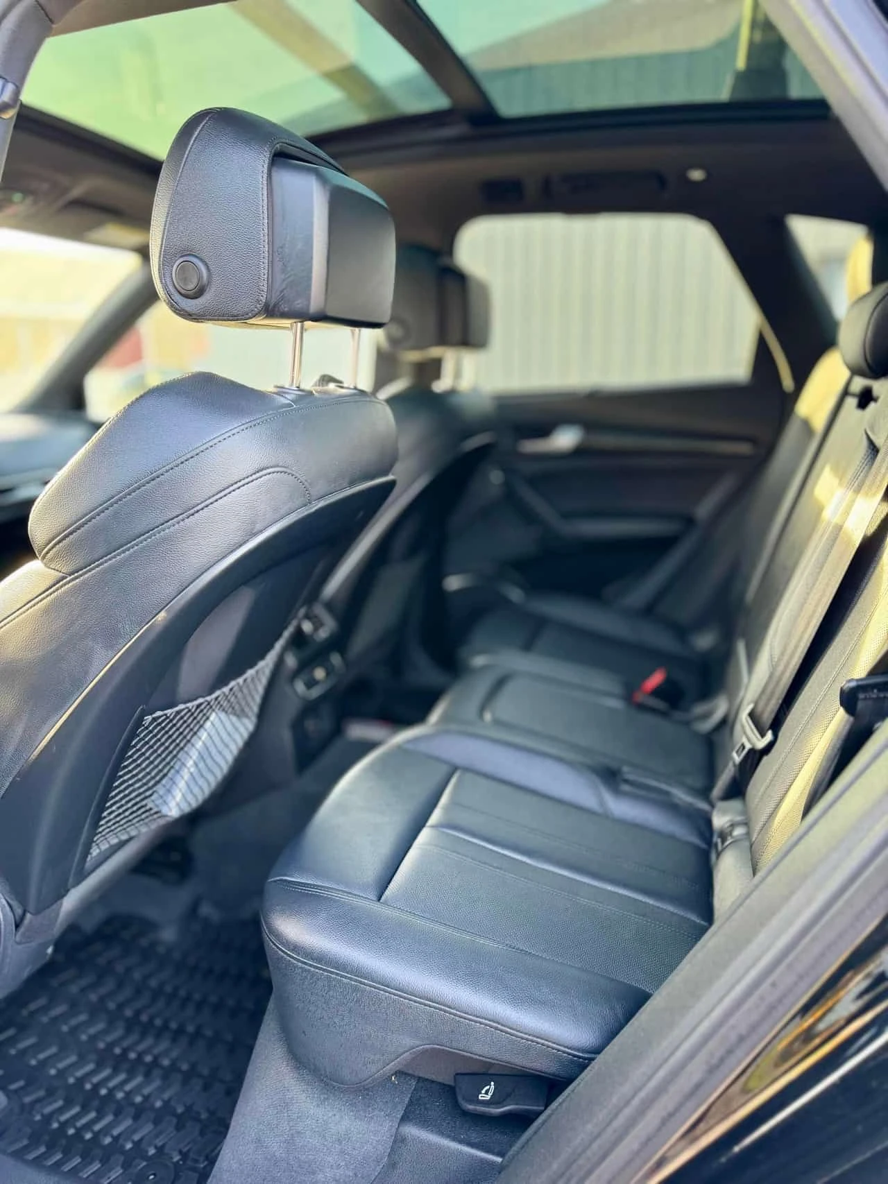 Audi SQ5 Progressiv/ПАНОРАМА/ДИСТРОНИК/360 КАМЕРИ, снимка 12 - Автомобили и джипове - 54230062