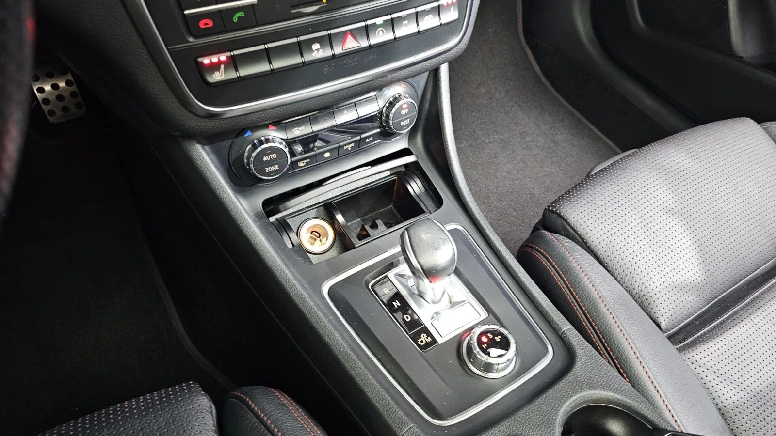 Mercedes-Benz GLA 45 AMG, снимка 9 - Автомобили и джипове - 56686740