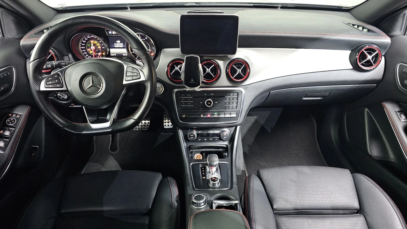 Mercedes-Benz GLA 45 AMG, снимка 7 - Автомобили и джипове - 56686740