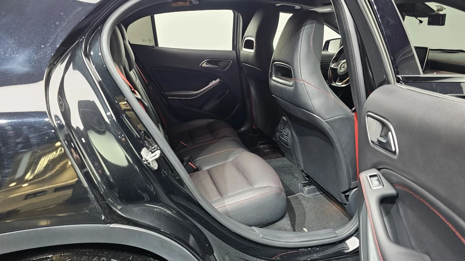 Mercedes-Benz GLA 45 AMG, снимка 11 - Автомобили и джипове - 56686740