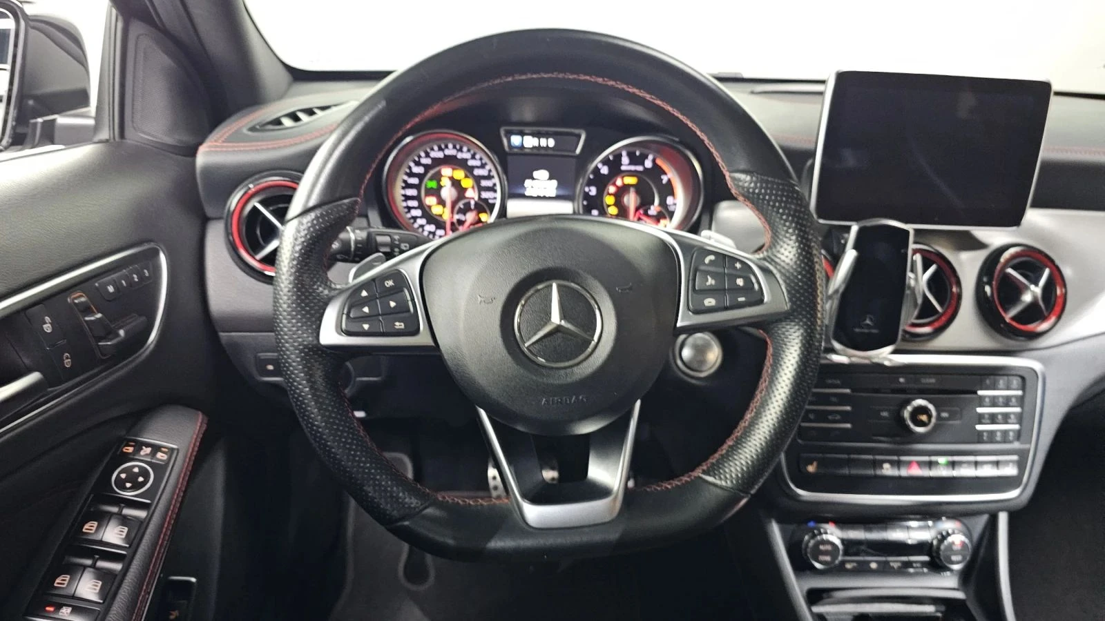 Mercedes-Benz GLA 45 AMG, снимка 12 - Автомобили и джипове - 56686740