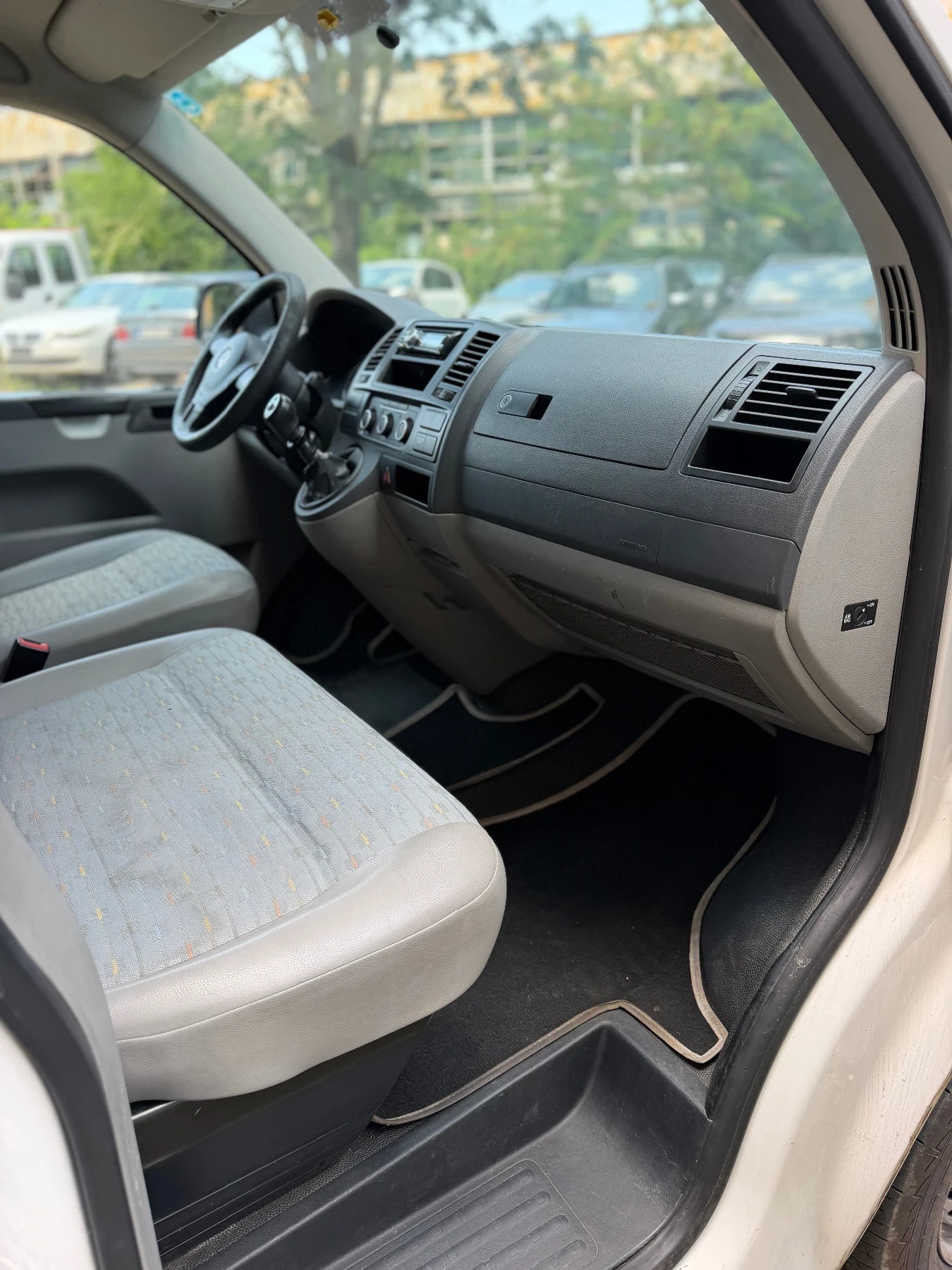 VW T5, снимка 11 - Бусове и автобуси - 55339963