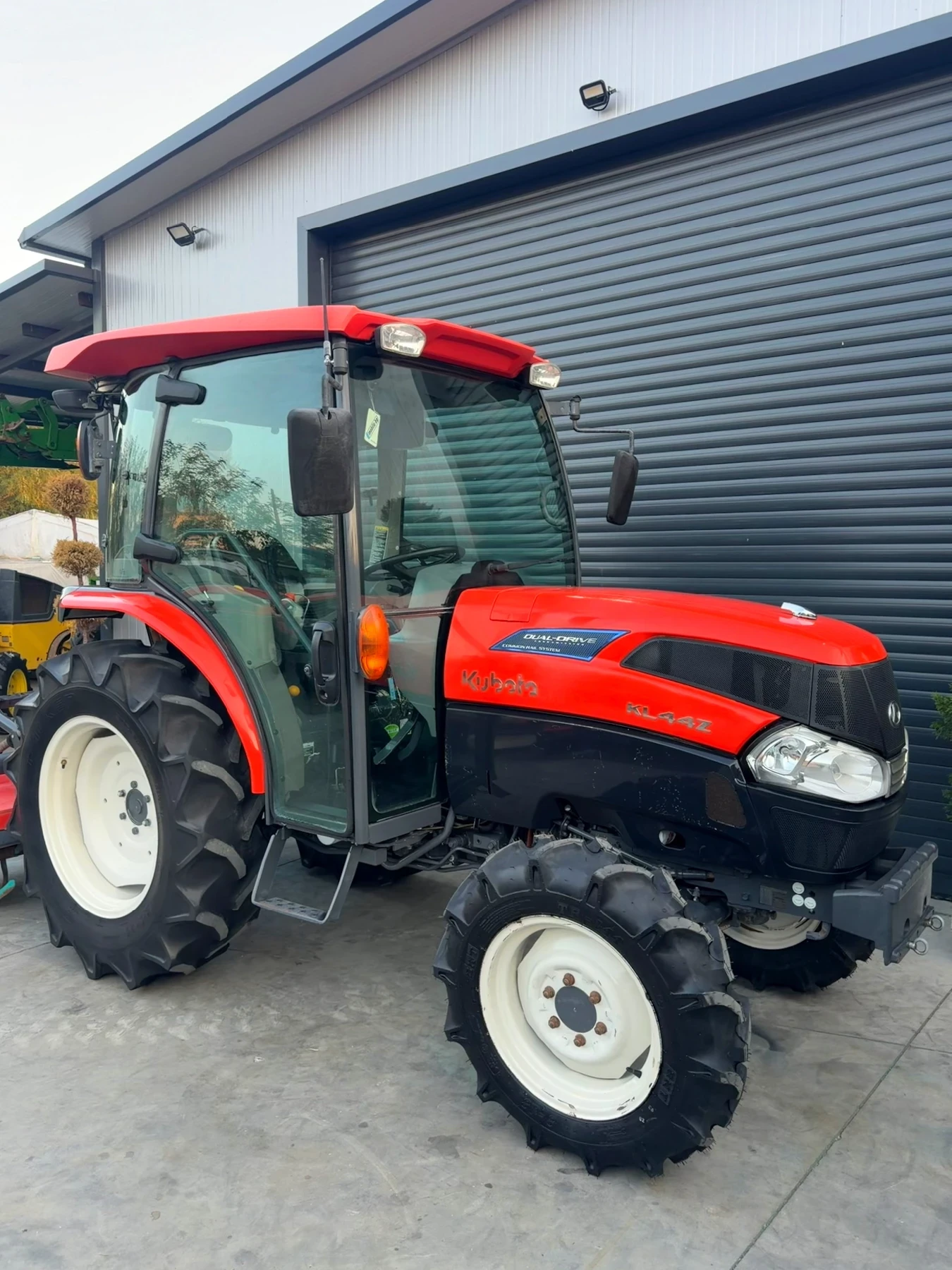 Трактор Kubota KL44z ПЕРФЕКТЕН, снимка 6 - Селскостопанска техника - 56024776