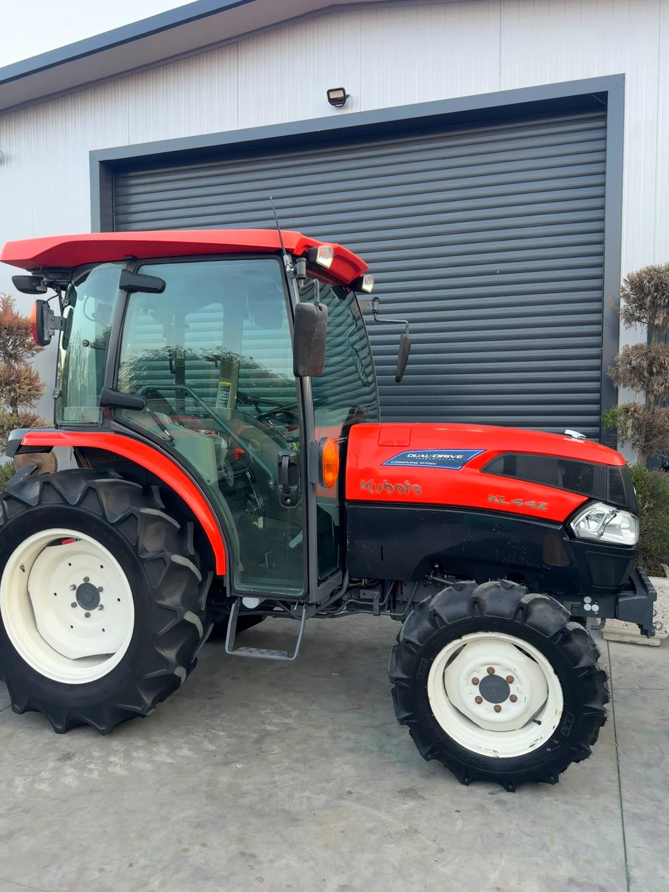Трактор Kubota KL44z ПЕРФЕКТЕН, снимка 3 - Селскостопанска техника - 56024776