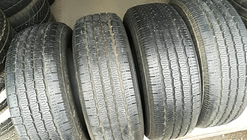 Гуми Летни 235/60R17, снимка 2 - Гуми и джанти - 24986808