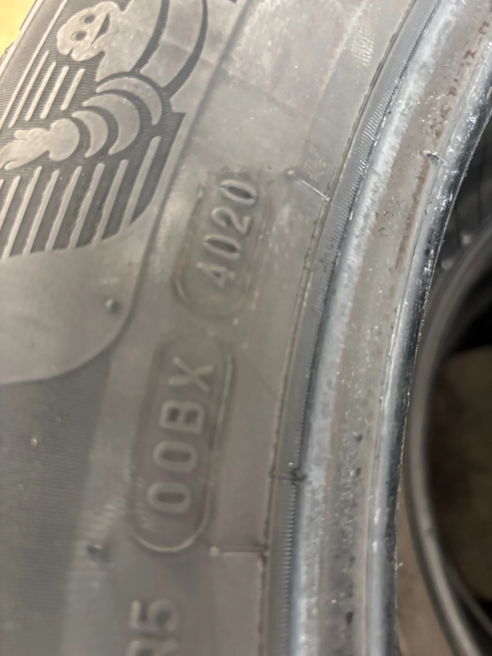 Гуми Зимни 285/45R20, снимка 9 - Гуми и джанти - 55473465