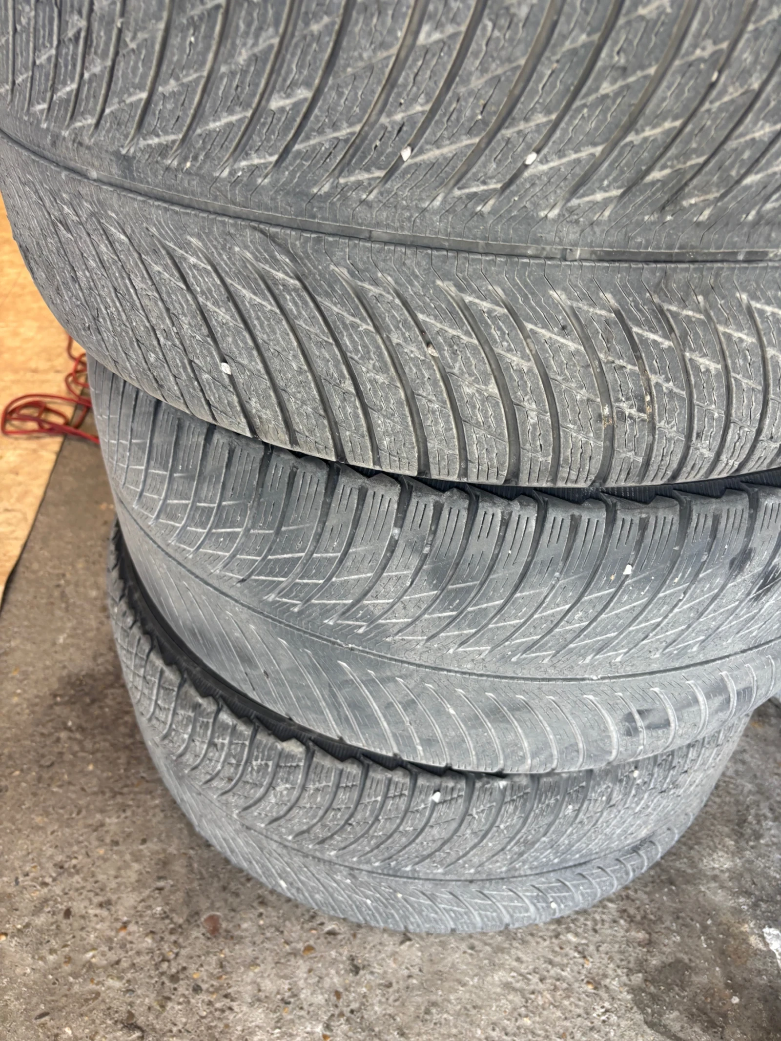 Гуми Зимни 285/45R20, снимка 6 - Гуми и джанти - 55473465