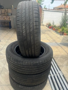 Гуми Летни 215/60R17, снимка 1 - Гуми и джанти - 47401431