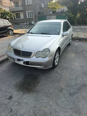 Mercedes-Benz 220, снимка 4