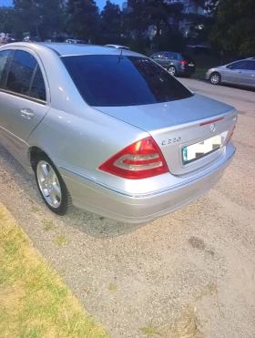 Mercedes-Benz 220, снимка 5