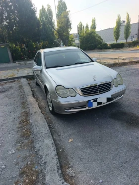 Mercedes-Benz 220, снимка 3