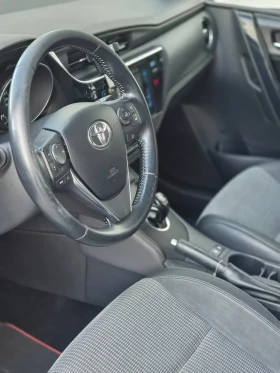 Toyota Auris, снимка 12