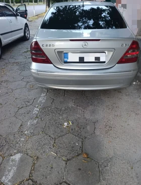 Mercedes-Benz 220 - 2600 € / 5085.16 лв. - 39083820 9