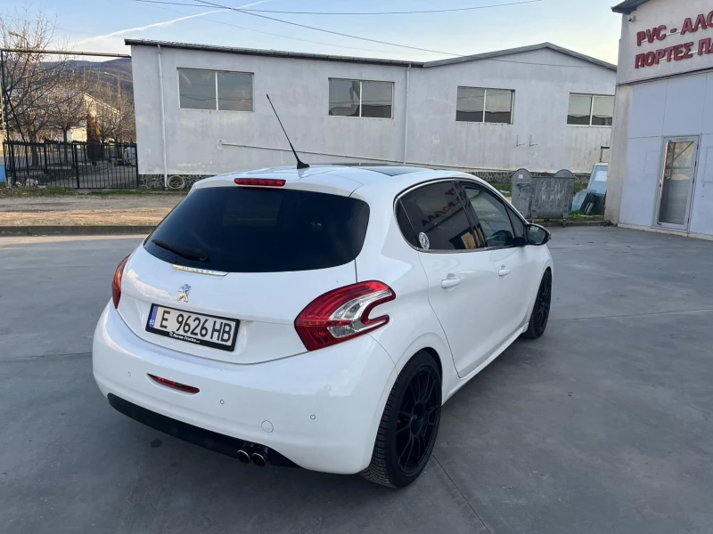 Peugeot 208, снимка 7 - Автомобили и джипове - 47611489