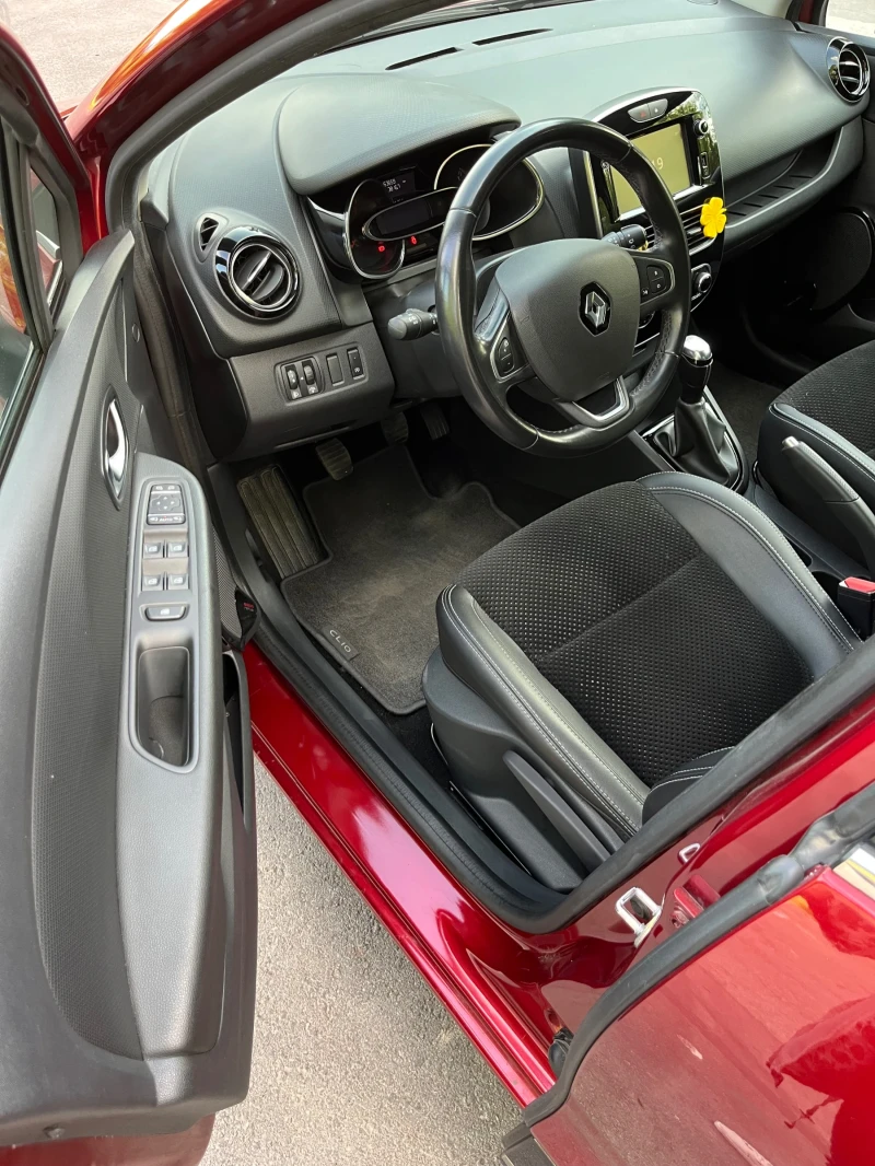 Renault Clio, снимка 12 - Автомобили и джипове - 48931393