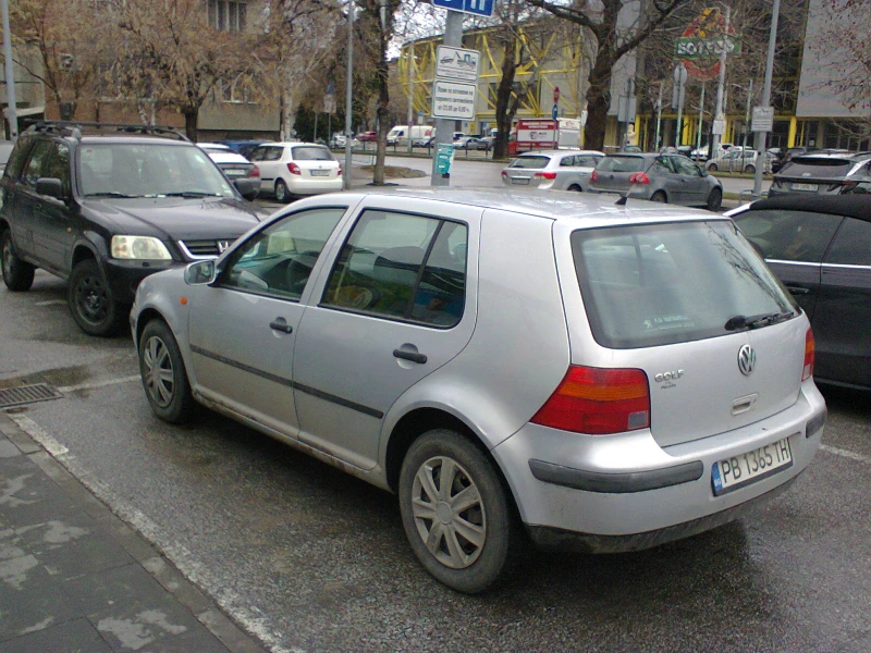 VW Golf 4       * * КЛИМАТИК* * , снимка 3 - Автомобили и джипове - 49365227