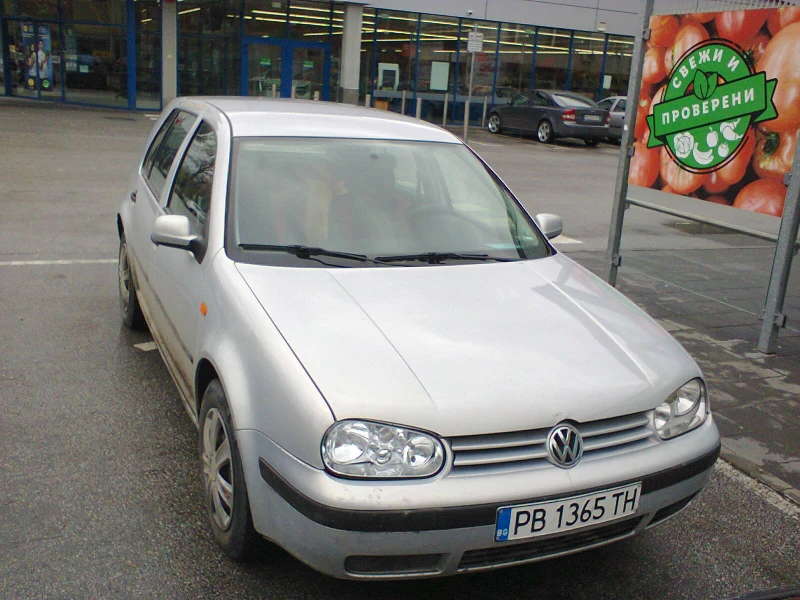 VW Golf 4       * * КЛИМАТИК* * , снимка 1 - Автомобили и джипове - 49365227