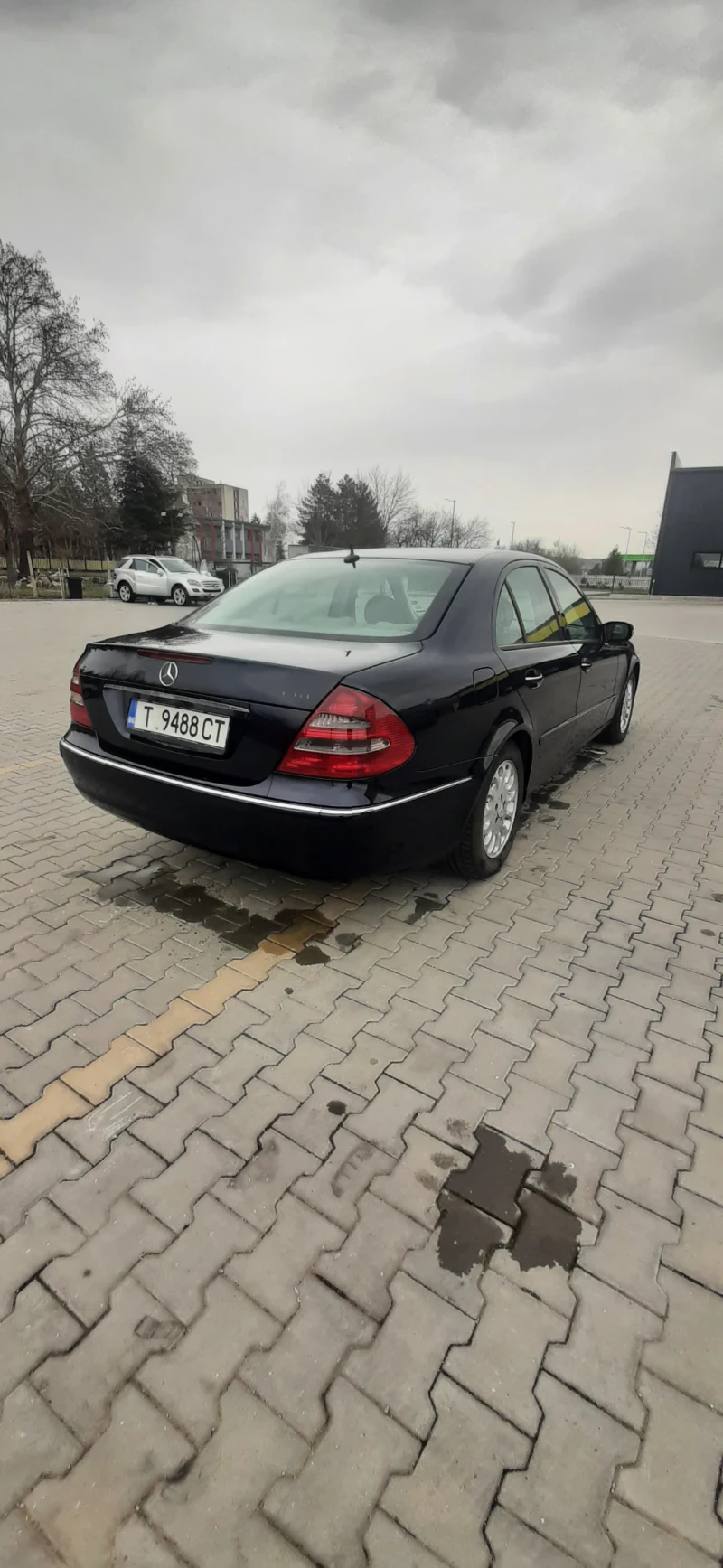 Mercedes-Benz E 270, снимка 3 - Автомобили и джипове - 49610551