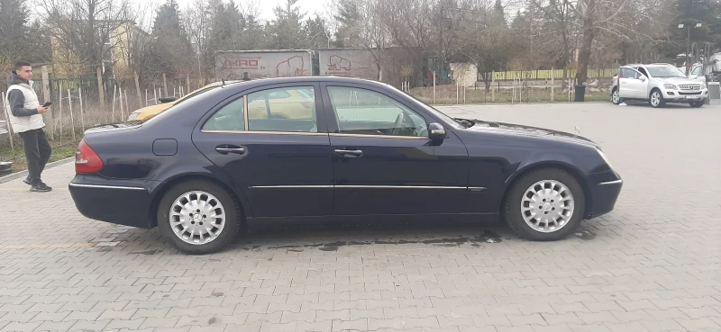 Mercedes-Benz E 270, снимка 2 - Автомобили и джипове - 49610551