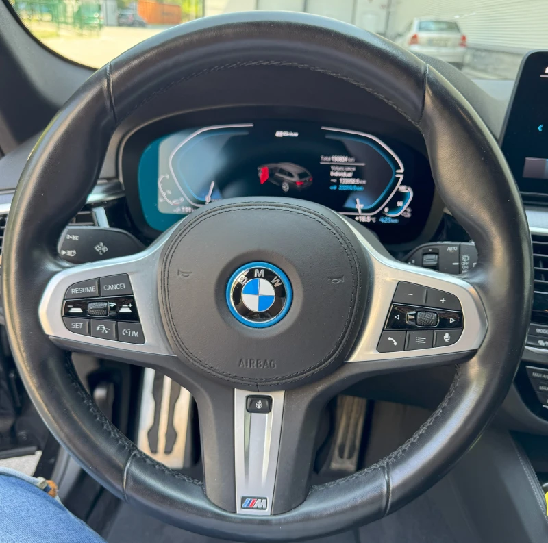 BMW 530E M-packet Shadow line, снимка 14 - Автомобили и джипове - 52567921