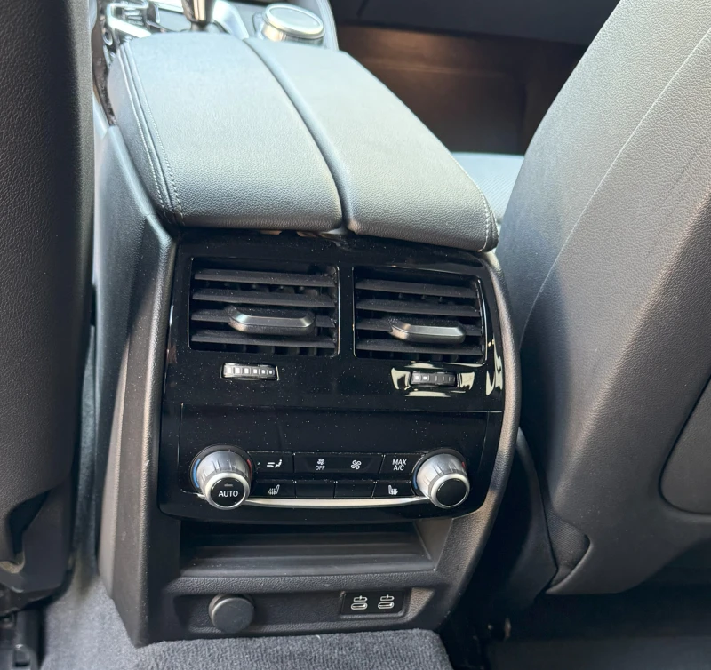 BMW 530E M-packet Shadow line, снимка 13 - Автомобили и джипове - 52567921