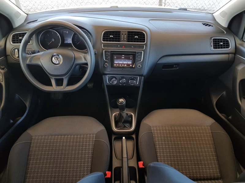 VW Polo 1.4 TDI-75 к.с. EURO 6B /11/2015г. ЛИЗИНГ, снимка 10 - Автомобили и джипове - 51519097