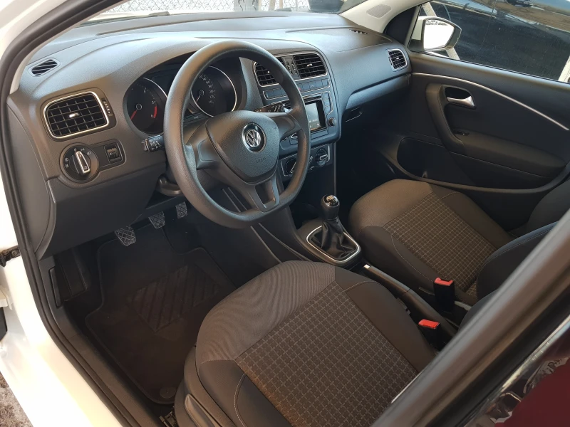VW Polo 1.4 TDI-75 к.с. EURO 6B /11/2015г. ЛИЗИНГ, снимка 9 - Автомобили и джипове - 51519097