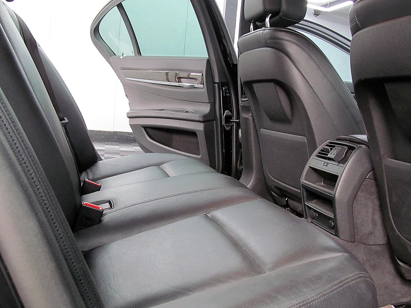 BMW 730 FACE/START STOP/Dynamic Drive/Германия ТОП ЛИЗИНГ, снимка 10 - Автомобили и джипове - 51678235