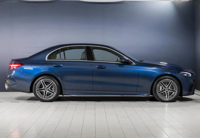 Mercedes-Benz C 220 d* AMG* CAM* DISTR* MULTIBEAM* , снимка 4 - Автомобили и джипове - 52065923
