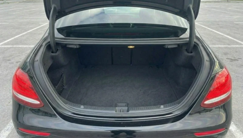 Mercedes-Benz E 400 4MATIC EXCLUSIVE BUSINESS+ Night Package, снимка 13 - Автомобили и джипове - 53148617