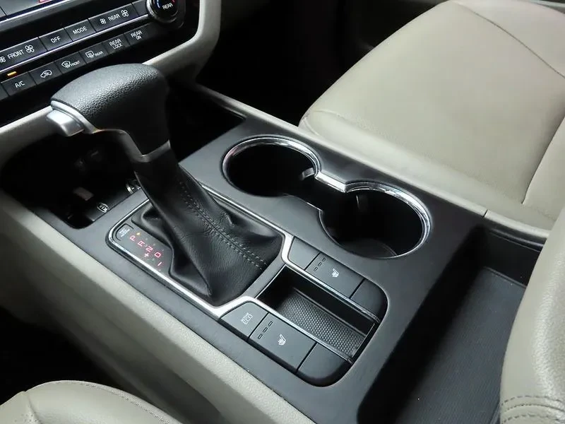 Kia Carnival 11-SEATER DELUXE, снимка 11 - Автомобили и джипове - 55100206