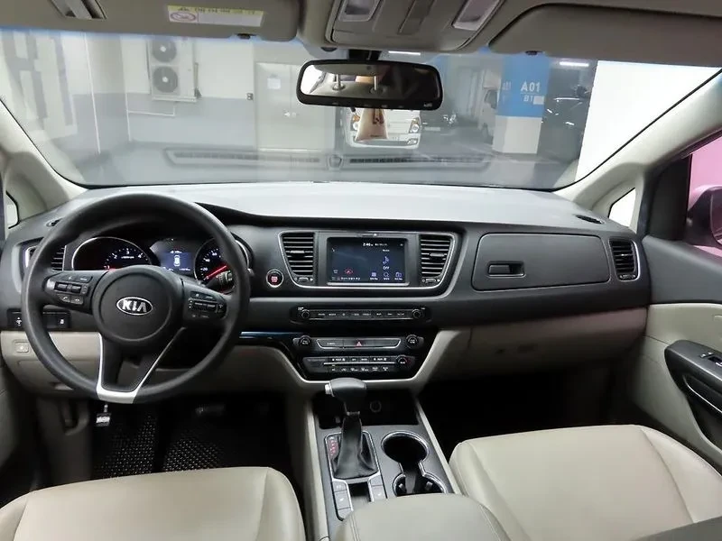 Kia Carnival 11-SEATER DELUXE, снимка 8 - Автомобили и джипове - 55100206